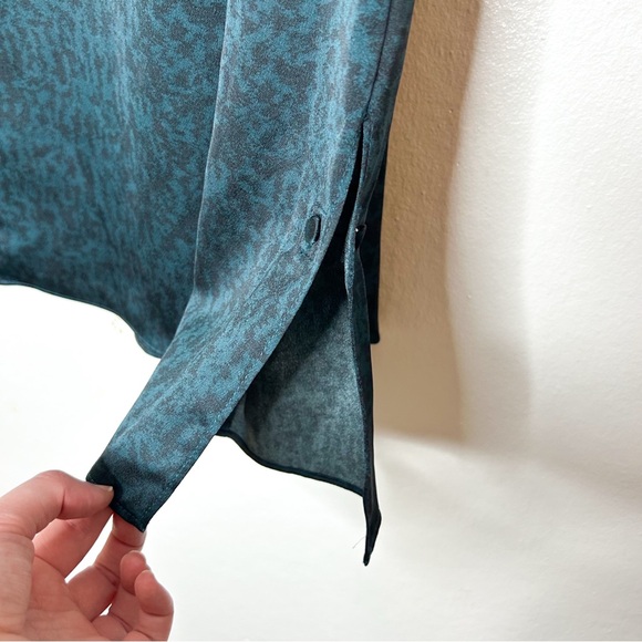 Nordstrom Womens Colorful Abstract Animal Print Split Long Sleeve Blouse Large L - Picture 10 of 10